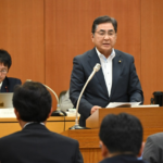 決算特別委員会で財政局に質問