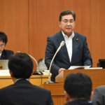 決算特別委員会で財政局に質問